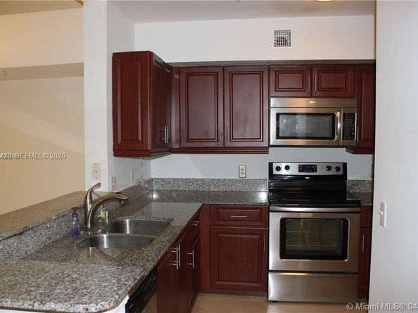 2451 Centergate Dr 303, Miramar FL 33025