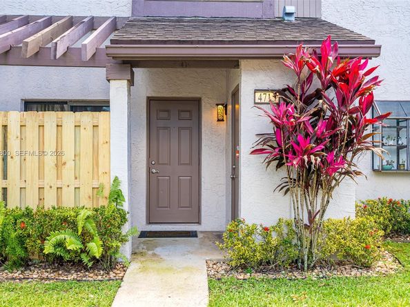 4715 NW 82nd Ave 1405, Lauderhill FL 33351