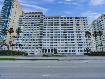 5005 Collins Ave