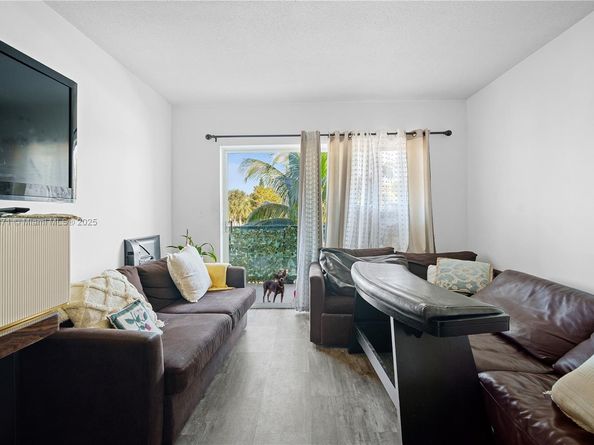 1450 NE 170th St 202, North Miami Beach FL 33162