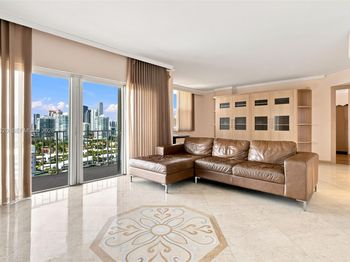 500 Bayview Dr