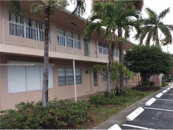 230 SW 11th Ave 14, Hallandale Beach FL 33009