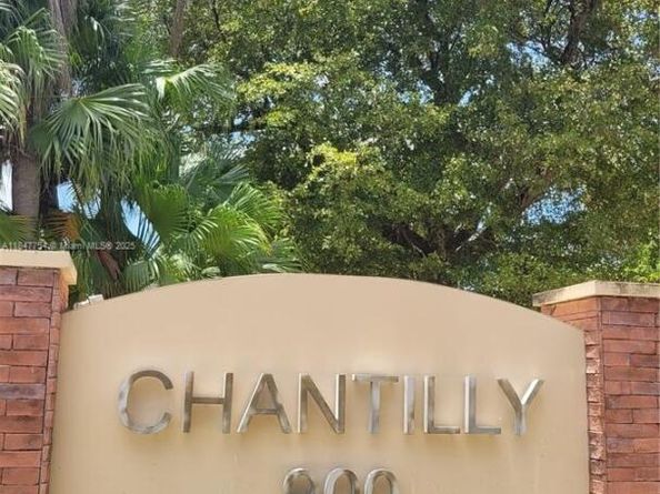 900 NE 195th St 620, Miami FL 33179