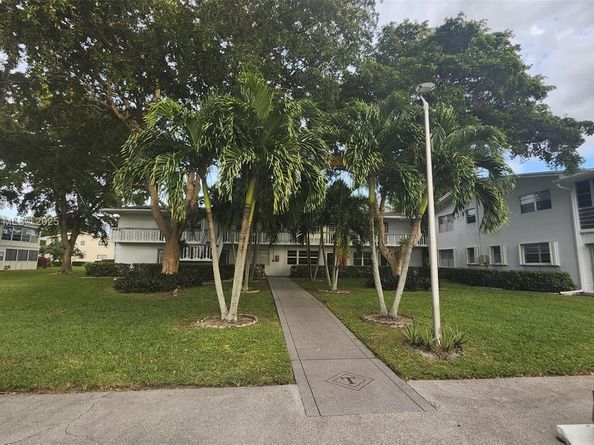 564 Durham T 564, Deerfield Beach FL 33442