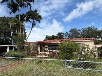 1135 NW 32nd Ct