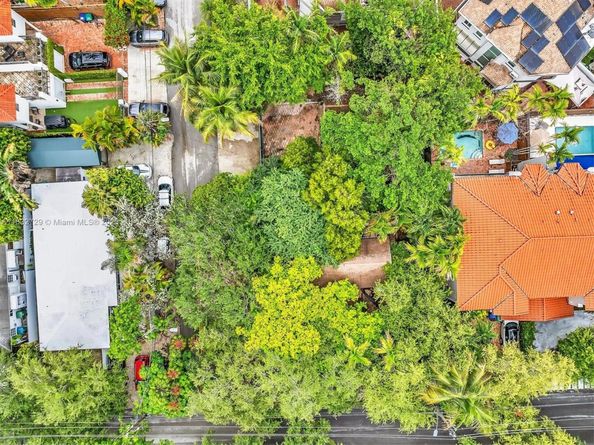 3041 Oak Ave, Miami FL 33133