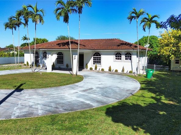 Undisclosed Address #A11941190, Miami FL 33173