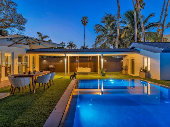 901 NW 7th St Rd, Miami FL 33136