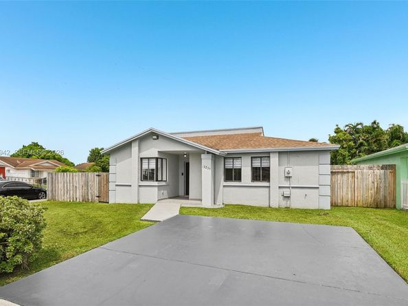 12237 SW 193rd St, Miami FL 33177