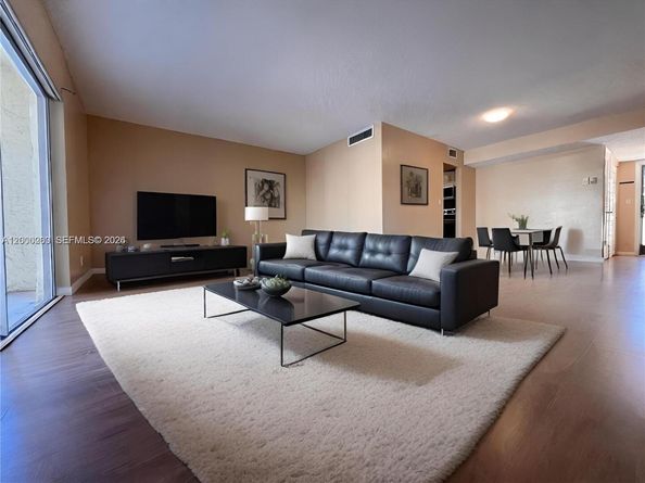Undisclosed Address #A12000260, Lauderhill FL 33319