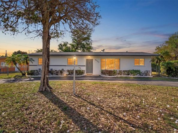 11190 SW 57th St, Miami FL 33173