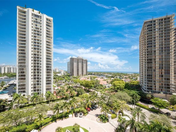 19400 Turnberry Way 932, Aventura FL 33180