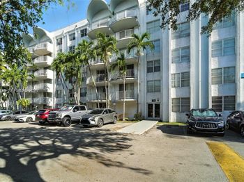 488 NW 165th St Rd