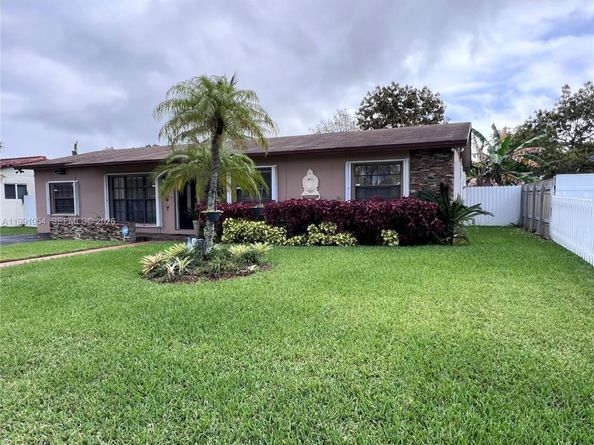 15303 SW 102nd Pl, Miami FL 33157