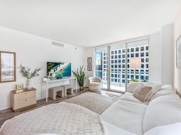 500 Brickell Ave 1810, Miami FL 33131