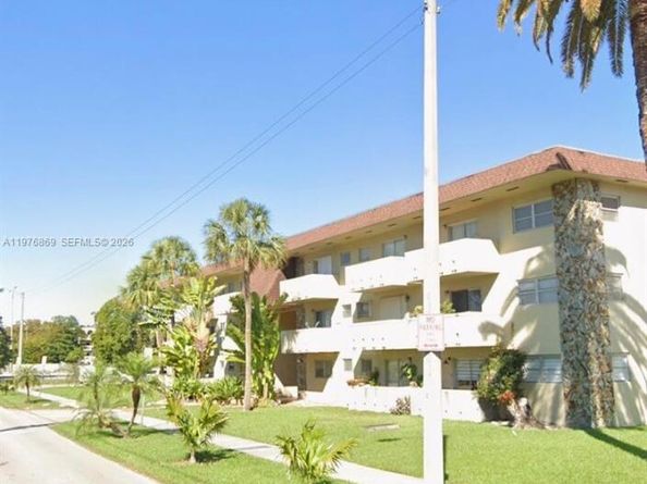 Undisclosed Address #A11976869, Miami FL 33143