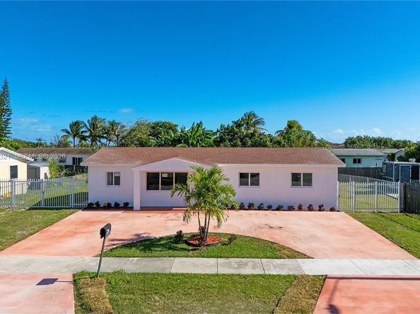 22503 SW 113th Pl, Miami FL 33170