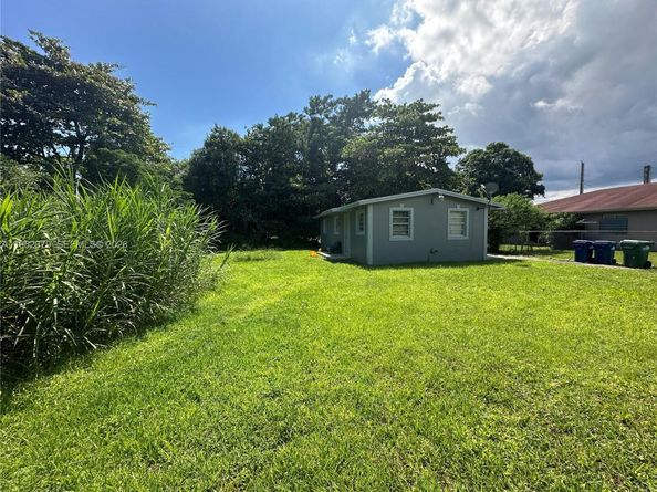 10070 SW 176th St, Palmetto Bay FL 33157