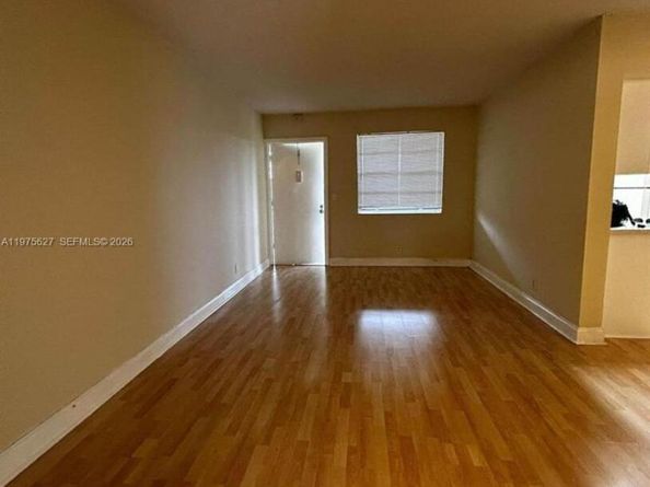 1100 NE 1st Ct 312, Hallandale Beach FL 33009