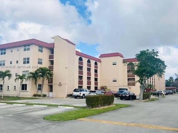 3251 Holiday Springs Blvd 403, Margate FL 33063