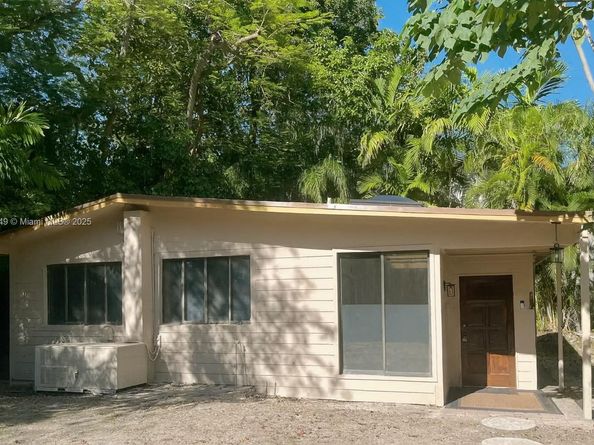 3164 Center St, Miami FL 33133