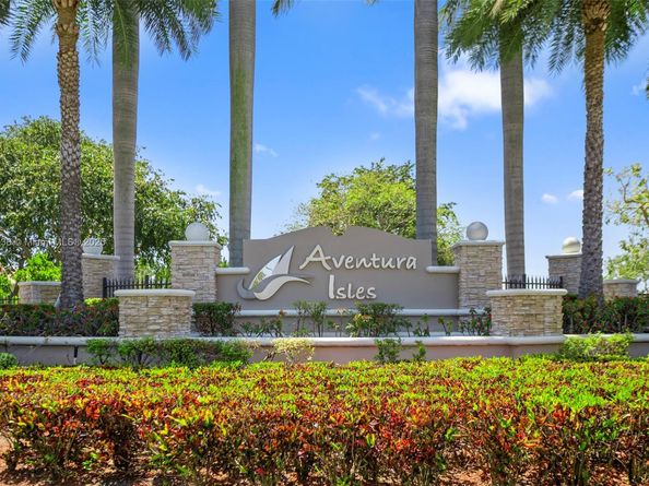 19111 NE 8th Ct, Miami FL 33179