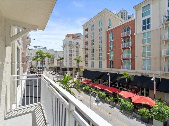 7275 SW 90th St C208, Miami FL 33156