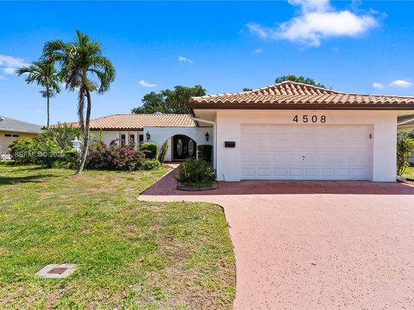 4508 King Palm Dr, Tamarac FL 33319