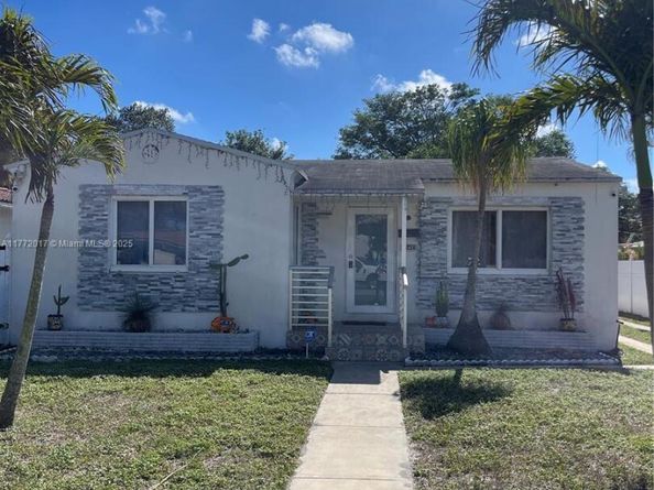 2542 Fillmore St, Hollywood FL 33020