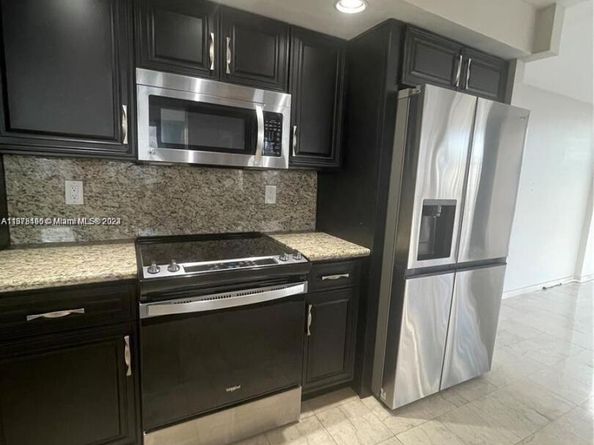 1000 Parkview Dr 920, Hallandale Beach FL 33009