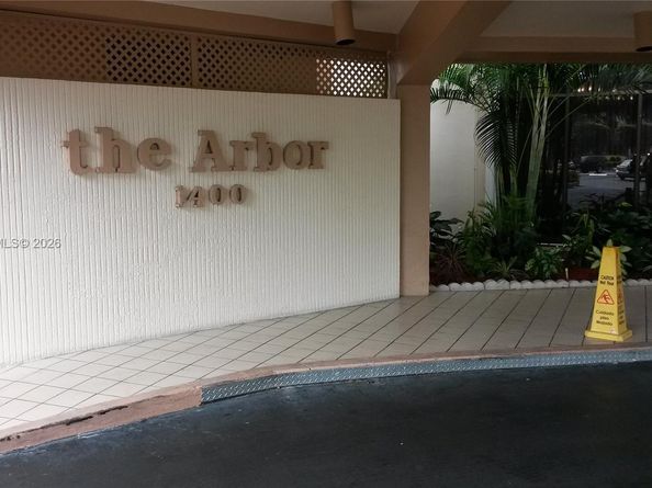 1400 Saint Charles Pl 524, Pembroke Pines FL 33026