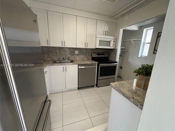 8060 Fairview Dr 101, Tamarac FL 33321