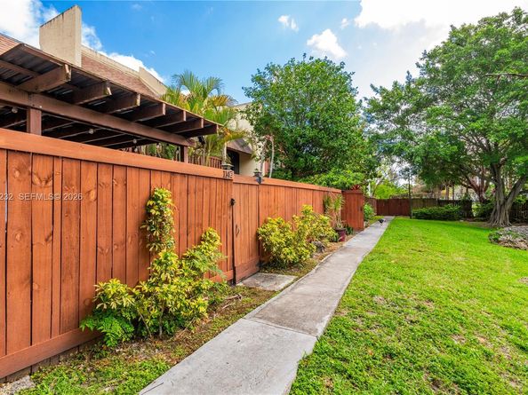 6724 SW 114th Pl E, Miami FL 33173