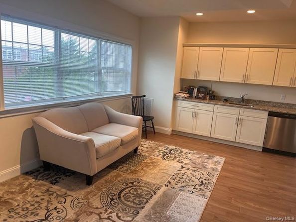 333 W Montauk Highway 1, Lindenhurst NY 11757