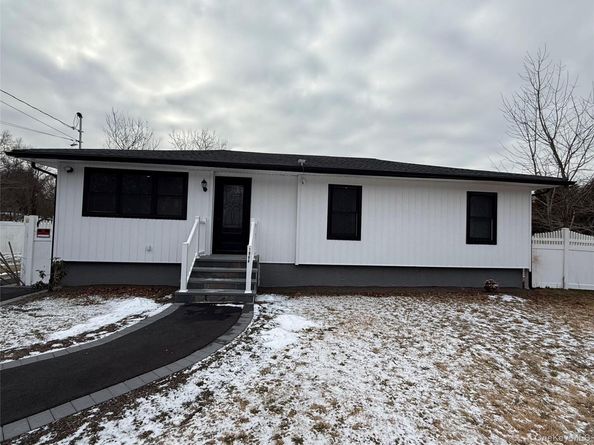 1068 Connetquot Avenue, Central Islip NY 11722