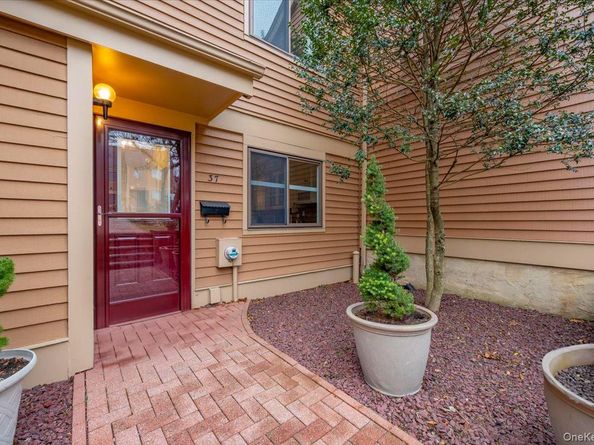 37 Greenway Lane, Rye Brook NY 10573