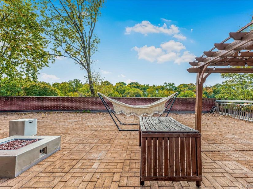 6538 austin st 2A, Rego Park NY 11374