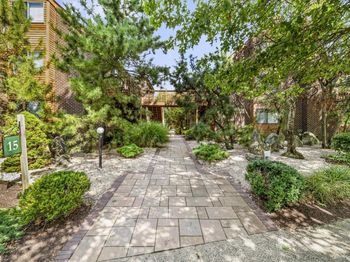 15 Greenridge Avenue