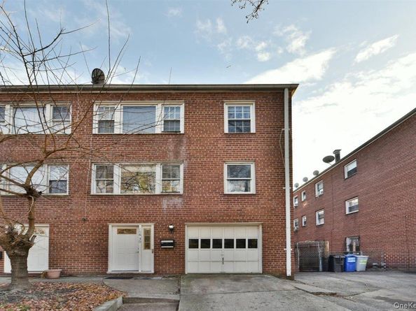 166-30 Gothic Drive, Jamaica Hills NY 11432