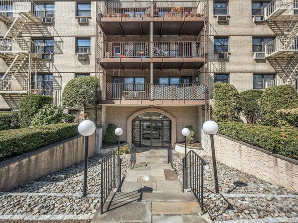 2261 Palmer Avenue 2M, New Rochelle NY 10801