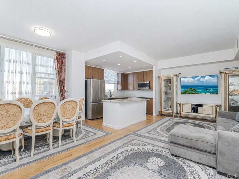 50 oceana Drive W 8D, Brooklyn NY 11235
