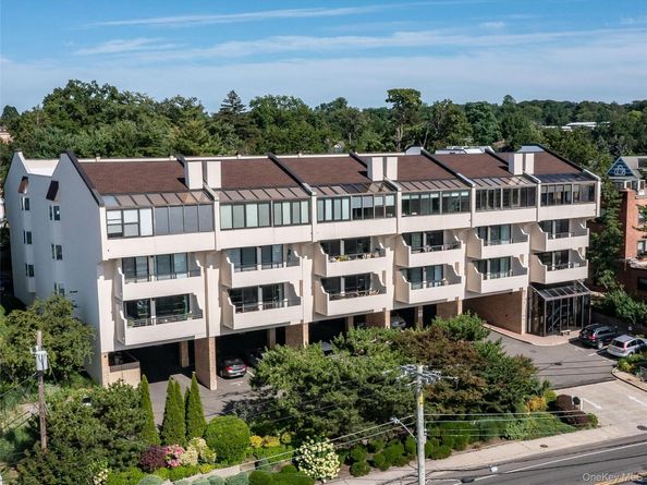 372 Main Street 205, Port Washington NY 11050