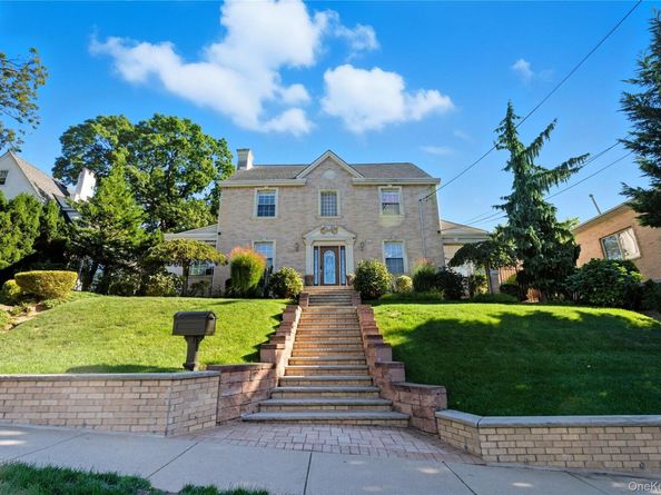 255-10 Iowa Road, Little Neck NY 11362