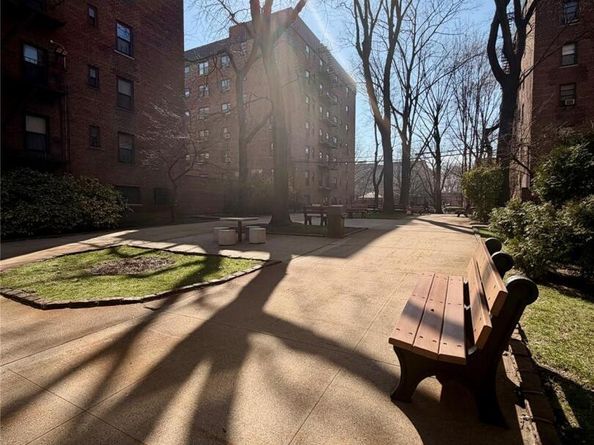 32-22 91 Street 106, East Elmhurst NY 11369