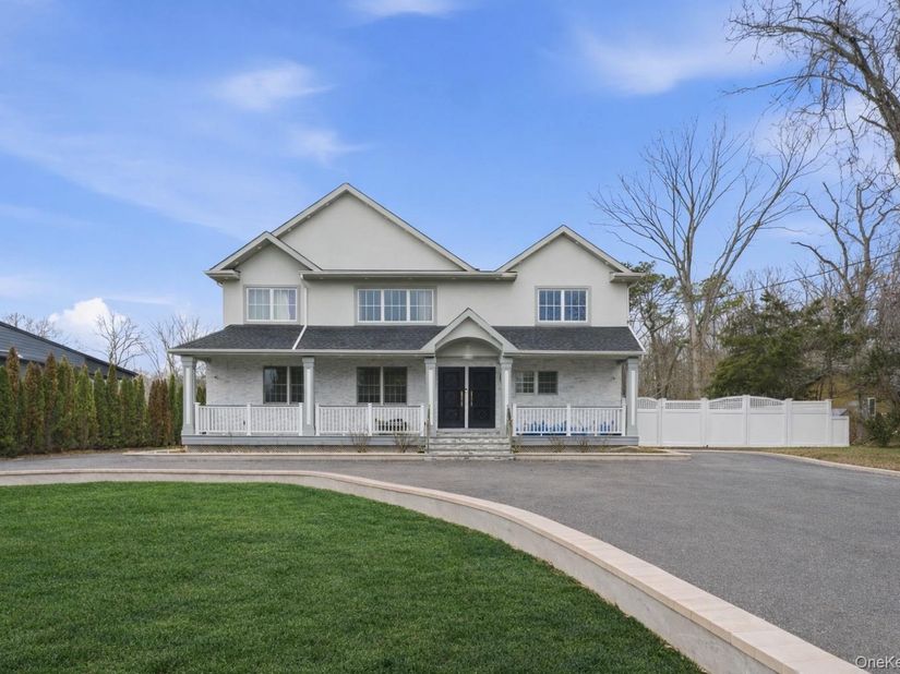 171 Oakfield Avenue, Dix Hills NY 11746