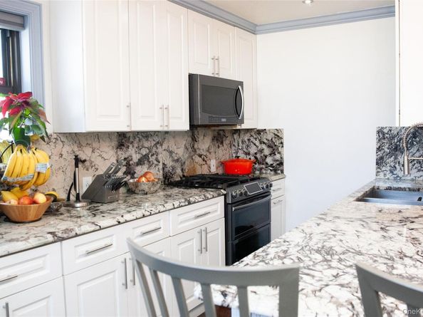 199-18 16th Avenue 25, Whitestone NY 11357