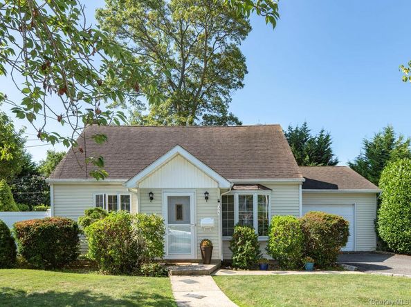 306 Clay Avenue, West Islip NY 11795