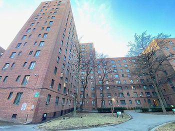 1604 Metropolitan Avenue