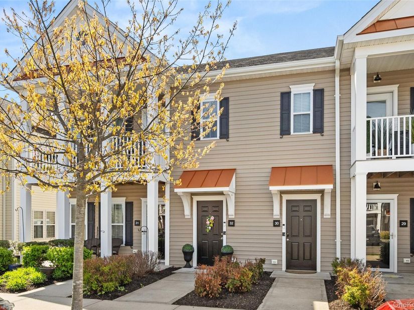 32 Michael Lane, East Islip NY 11730