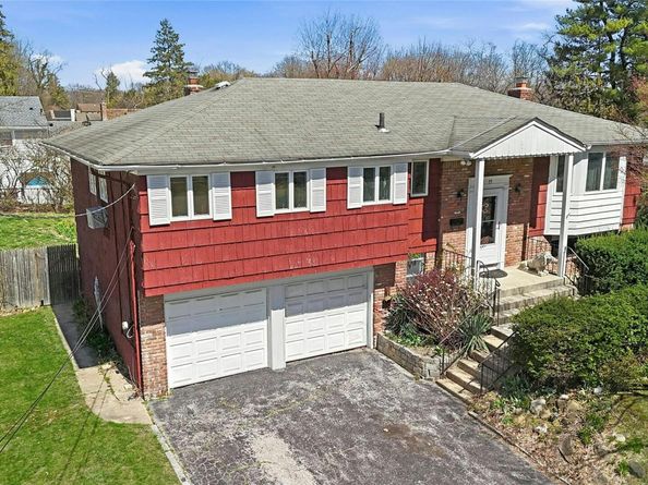 19 Duke Place, Glen Cove NY 11542